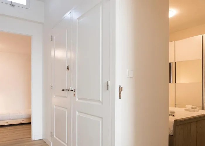 Апартаменты Canal House