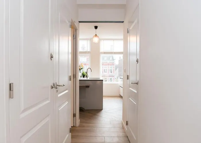 Апартаменты Canal House *