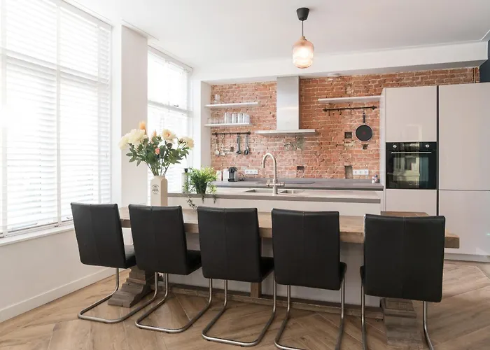 Canal House Апартаменты *